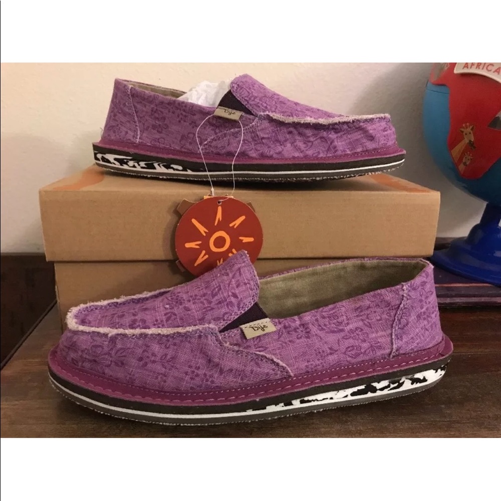 Dije, purple Newport slip-on shoe. New with tags.